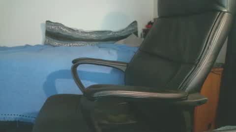 Snapshot of shyboyhugecum2020 chatting on April 2026 05:04:02 AM shyboyhugecum2020 online show from April 2026 05:04:02 AM