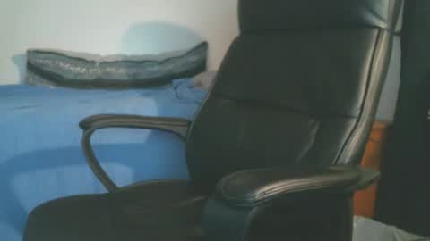 Snapshot of shyboyhugecum2020 chatting on April 2026 03:18:01 AM shyboyhugecum2020 online show from April 2026 03:18:01 AM