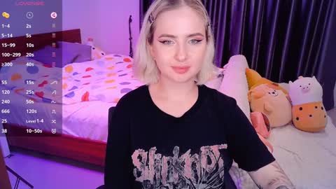 Snapshot of shyfoxxxy chatting on December 2024 05:55:02 PM Effie online show from December 2024 05:55:02 PM