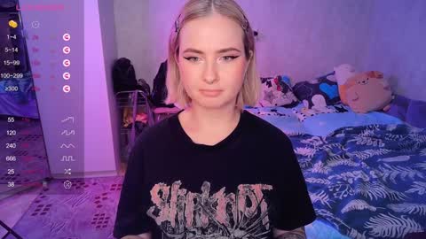 Snapshot of shyfoxxxy chatting on February 2025 01:13:01 AM Effie online show from February 2025 01:13:01 AM