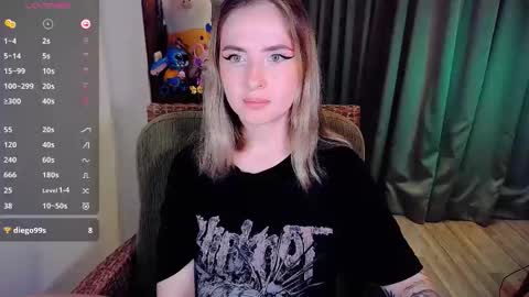 Snapshot of shyfoxxxy chatting on September 2025 03:52:01 AM Effie online show from September 2025 03:52:01 AM