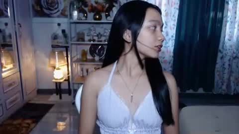 Snapshot of shygirl_lyn chatting on May 2026 07:37:01 AM lyn online show from May 2026 07:37:01 AM