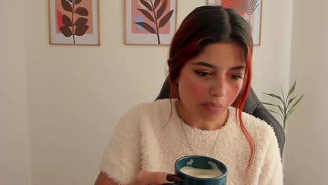 Snapshot of shylittlebunny chatting on January 2025 08:11:02 PM shylittlebunny online show from January 2025 08:11:02 PM