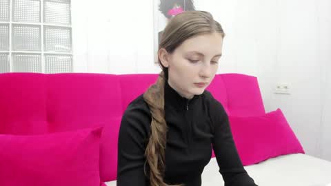 shyly_lisa online show from May 2026 01:57:16 AM