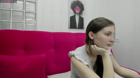 shyly_lisa online show from June 2026 01:30:01 AM