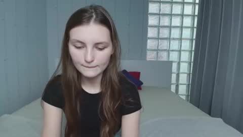 shyly_lisa online show from June 2026 08:20:01 AM