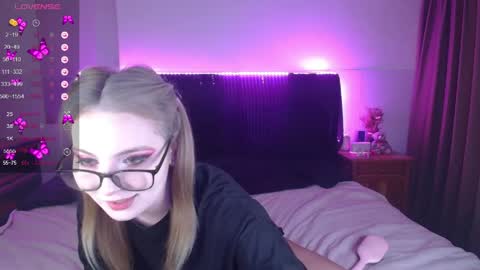 Snapshot of shysweetrish chatting on June 2026 06:52:02 AM shysweetrish online show from June 2026 06:52:02 AM