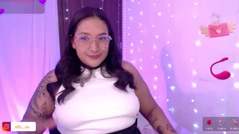 Snapshot of sia_ellis chatting on October 2025 02:19:01 AM Salome Next streaming 11102024 online show from October 2025 02:19:01 AM