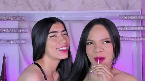 Snapshot of siara_lewis_ chatting on April 2026 11:21:01 PM Siara and Zoe tattoo online show from April 2026 11:21:01 PM