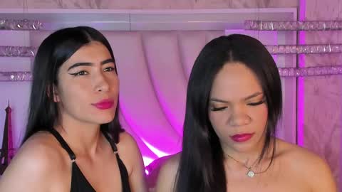 Snapshot of siara_lewis_ chatting on May 2026 10:51:02 PM Siara and Zoe tattoo online show from May 2026 10:51:02 PM