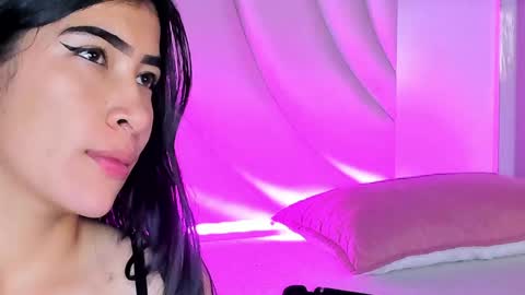 Snapshot of siara_lewis_ chatting on May 2026 10:50:03 PM Siara and Zoe tattoo online show from May 2026 10:50:03 PM