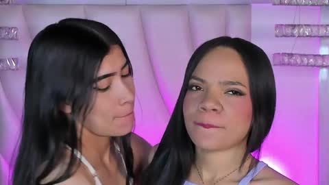 Snapshot of siara_lewis_ chatting on May 2026 11:34:01 PM Siara and Zoe tattoo online show from May 2026 11:34:01 PM
