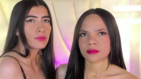 Snapshot of siara_lewis_ chatting on June 2026 10:34:01 PM Siara and Zoe tattoo online show from June 2026 10:34:01 PM