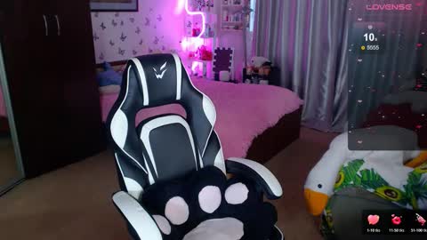 Sidny online show from February 2026 05:01:01 AM