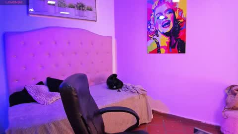 SIENNA  online show from March 2026 12:20:01 PM