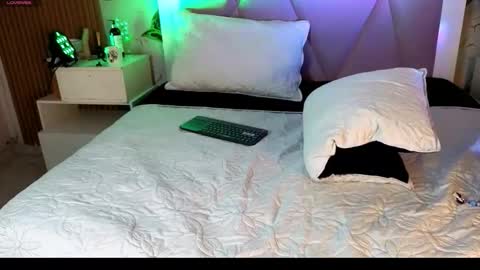 Sienna Desieree online show from April 2026 05:30:01 PM