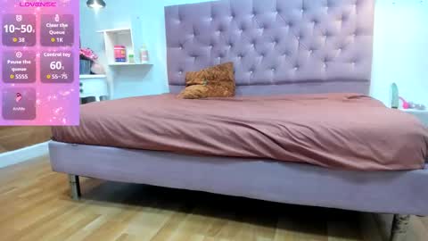 sienna_glow online show from September 2025 01:12:02 PM