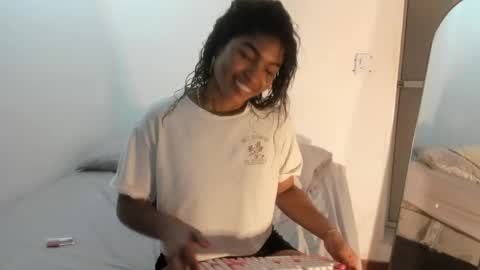 sienna_glow online show from May 2026 06:49:02 PM