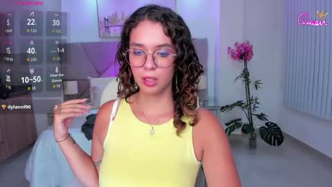 Snapshot of sienna_luxor chatting on May 2026 06:37:01 PM siiena online show from May 2026 06:37:01 PM