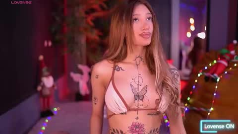 Sienna online show from December 2025 06:58:01 PM