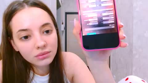 Snapshot of siennamia chatting on May 2026 06:28:02 PM Sienna Mia online show from May 2026 06:28:02 PM