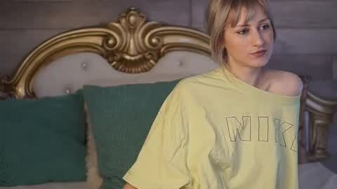 Snapshot of siennashapiro chatting on December 2024 08:31:02 AM SiennaShapiro online show from December 2024 08:31:02 AM