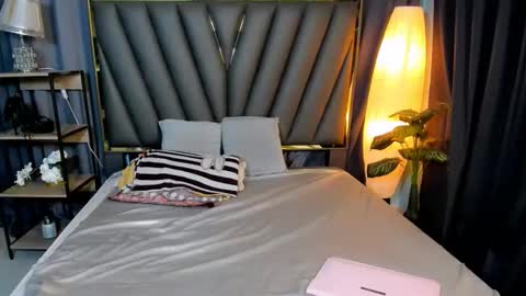 Snapshot of sierracoxriches chatting on November 2025 05:51:01 AM Belle online show from November 2025 05:51:01 AM