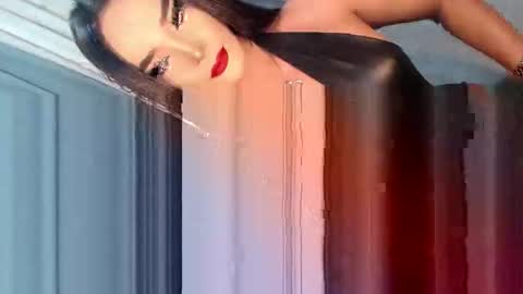 Snapshot of sierrafina_mcbride chatting on May 2026 06:19:01 AM Sierrafina online show from May 2026 06:19:01 AM