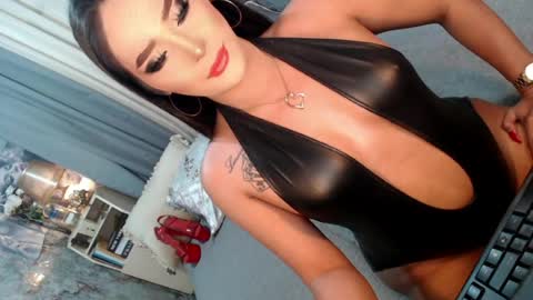 Snapshot of sierrafina_mcbride chatting on May 2026 02:51:02 AM Sierrafina online show from May 2026 02:51:02 AM