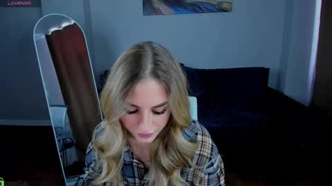 Snapshot of silen_tori chatting on March 2026 06:28:01 AM Silen online show from March 2026 06:28:01 AM