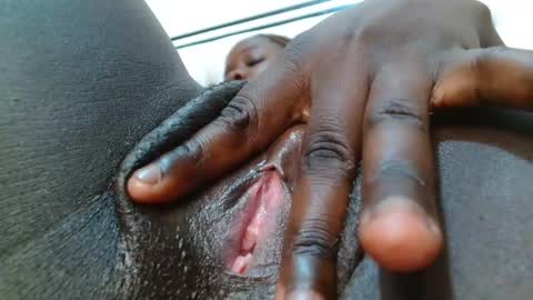 Snapshot of silent_carry chatting on February 2026 10:28:01 PM silent carry online show from February 2026 10:28:01 PM