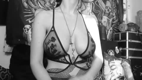 Snapshot of silentmary chatting on May 2026 10:26:01 PM Allmylinkssilentmary666 online show from May 2026 10:26:01 PM
