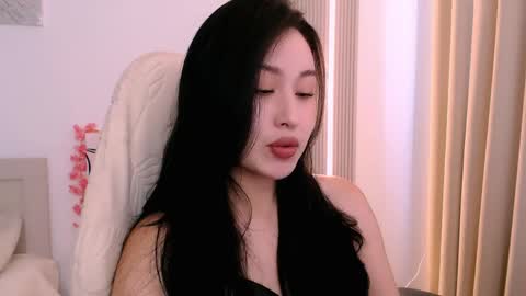 silk_ann online show from May 2026 06:32:02 AM