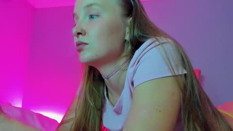 Snapshot of silky_huzelnut chatting on September 2025 07:58:02 PM Mila online show from September 2025 07:58:02 PM