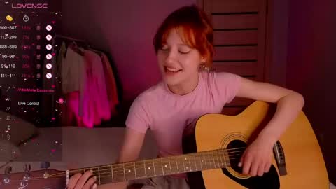 silly___woman online show from June 2026 07:38:02 PM