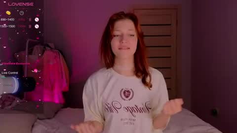 silly___woman online show from June 2026 08:22:02 PM
