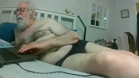 sillyoldman45221063 online show from June 2026 09:37:02 PM