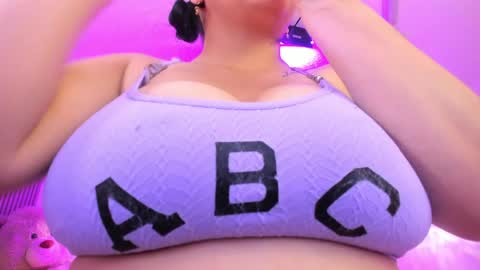 Snapshot of silvana_monroe chatting on May 2026 01:05:02 PM SIlvana online show from May 2026 01:05:02 PM