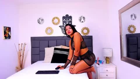 Snapshot of silvanadelatorre chatting on May 2026 12:02:01 PM Silvanadelatorre online show from May 2026 12:02:01 PM