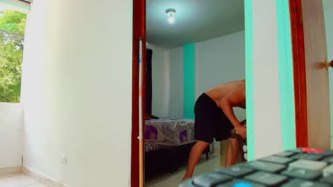 Snapshot of silvano_torrez chatting on December 2024 02:04:01 PM silavno online show from December 2024 02:04:01 PM