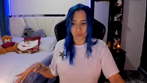 Snapshot of silver_jinx chatting on January 2025 01:42:01 AM powder online show from January 2025 01:42:01 AM