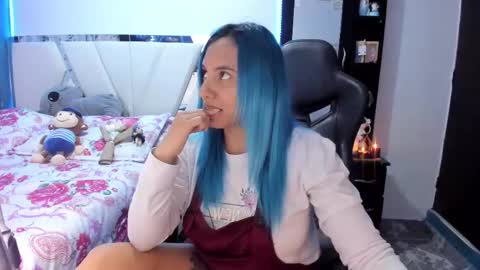 Snapshot of silver_jinx chatting on March 2025 12:33:02 AM powder online show from March 2025 12:33:02 AM