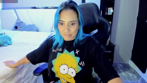 Snapshot of silver_jinx chatting on April 2026 01:43:02 AM powder online show from April 2026 01:43:02 AM