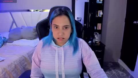 Snapshot of silver_jinx chatting on April 2026 01:45:01 AM powder online show from April 2026 01:45:01 AM