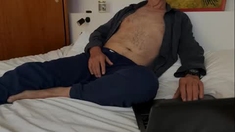 Snapshot of silver_voyager chatting on December 2025 08:29:02 AM Sir Stephen online show from December 2025 08:29:02 AM