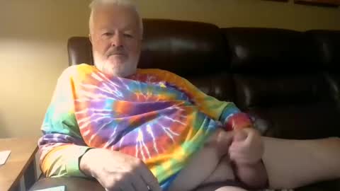 Snapshot of silverdaddy_1955 chatting on October 2025 10:27:01 AM Daddy Bear online show from October 2025 10:27:01 AM