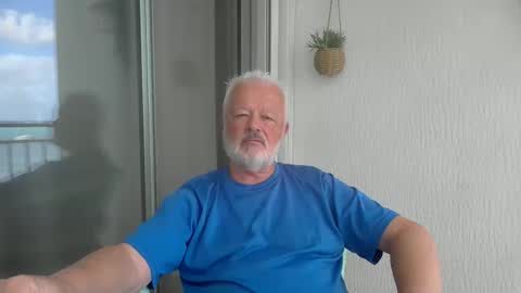 Snapshot of silverdaddy_1955 chatting on April 2026 12:32:02 PM Daddy Bear online show from April 2026 12:32:02 PM