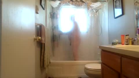 Snapshot of silverdragon70 chatting on September 2025 09:58:01 PM silverdragon70 online show from September 2025 09:58:01 PM