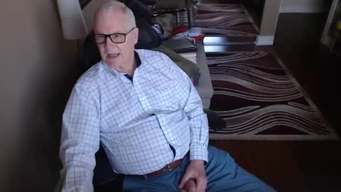 Snapshot of silverfoxmps chatting on December 2024 09:56:01 PM silverfox online show from December 2024 09:56:01 PM