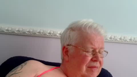 silverfoxpauly online show from May 2026 12:56:01 PM